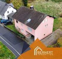 Großzügiges Dreifamilienhaus mit Balkon, Terrasse und vielseitigem Nutzungspotenzial - Lichtenfels Schney