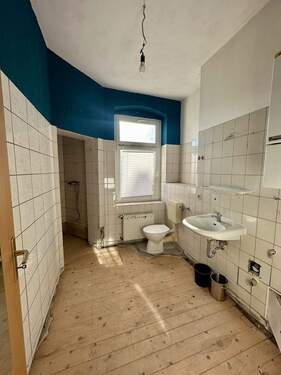 Leerwohnung Seitenflügel - 