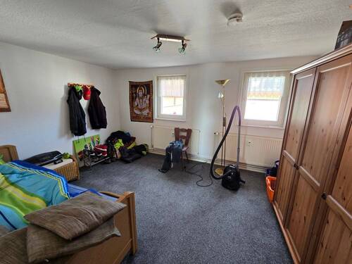 Schlafzimmer 2. OG links - 
