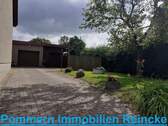 Die Zufahrt und Garage!.jpg - 5 Zimmer Einfamilienhaus zum Kaufen in Anklam