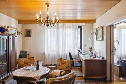 Helles Arbeits-/ Esszimmer mit Durchgang ins Wohnzimmer Obergeschoss - 