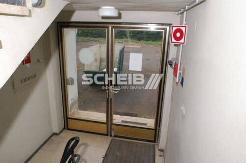 Eingang zum Büro - 