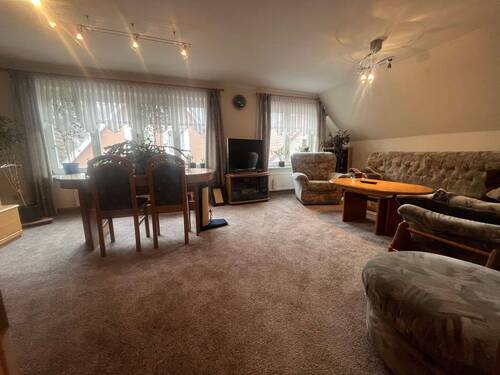 Wohnzimmer - 4 Zimmer Mehrfamilienhaus, Wohnhaus zum Kaufen in Neuhaus (Oste)