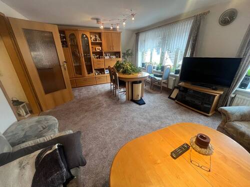 Wohnzimmer 1 - 4 Zimmer Mehrfamilienhaus, Wohnhaus in Neuhaus (Oste)