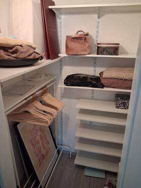 Kleiderschrank / Abstellraum - Etagenwohnung mit 50,00 m&sup2; in Köln zur Miete