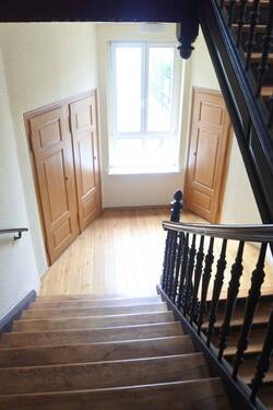 Treppenhaus mit Abstellraum - 