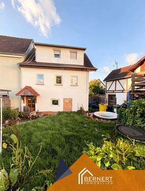 Außenansicht - ANFRAGESTOPP - Gefragte Wohnlage am Stadtrand Coburgs