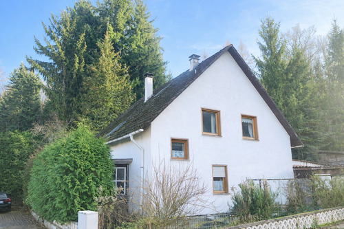 Seitenansicht der Liegenschaft - 5 Zimmer Einfamilienhaus zum Kaufen in Kusel