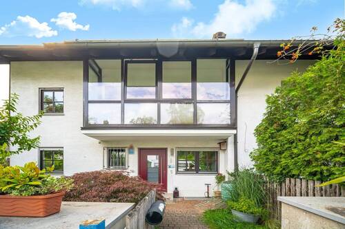 Hauseingang - Doppelhaushälfte mit 125,40 m² in München zum Kaufen