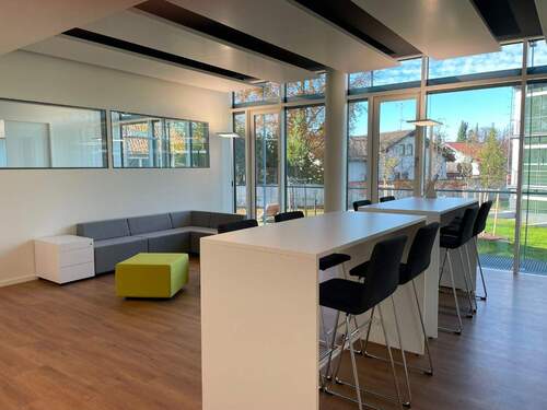 Lounge mit Essbereich - 