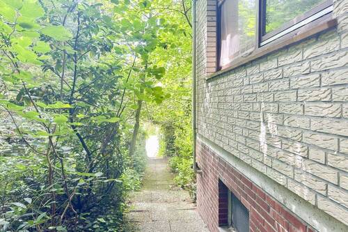 Weg vom Haus zur Straße - 