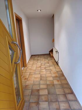 Eingang Flur.jpeg - 6 Zimmer Einfamilienhaus zum Kaufen in Neuwied