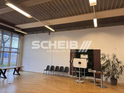 mit Beleuchtung - Büro in Mainhardt