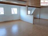 Wohnzimmer - Für Sportliche - Schöne Etagenwohnung im 3. OG in der Hirschauer Innenstadt