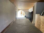 Hofeinfahrt und Biergarten - 