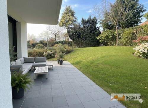 Terrasse mit Garten - KI generiert - Doppelhaushälfte mit 150,70 m&sup2; in Esslingen am Neckar / Rüdern zur Miete