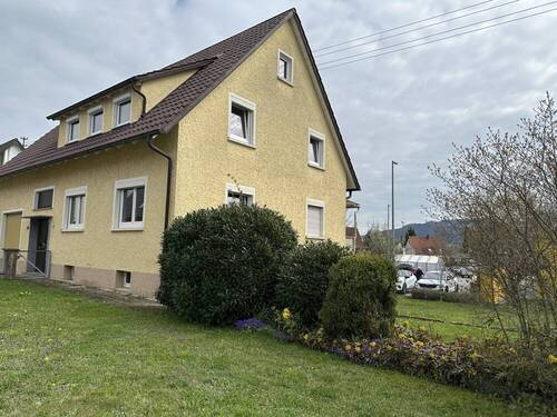 Außen - 7 Zimmer Einfamilienhaus zum Kaufen in Wellendingen