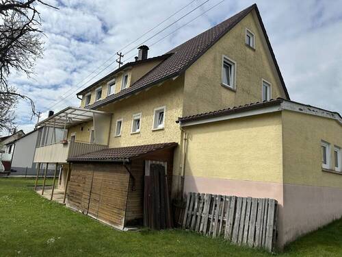 Außen - 7 Zimmer Einfamilienhaus in Wellendingen