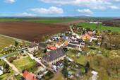 Luftaufnahme Löbersdorf - Mehrfamilienhaus, Wohnhaus zum Kaufen in Zörbig