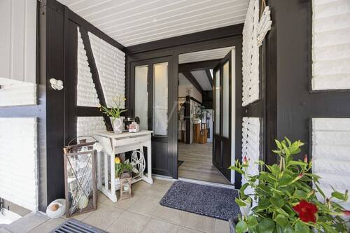 Eingang - Mehrfamilienhaus, Wohnhaus mit 173,00 m&sup2; in Butjadingen / Burhave zum Kaufen