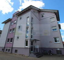 Modernes Wohnen in ruhiger Lage: 4,5 Zimmer Eigentumswohnung mit Sonnen- und Aussichtsbalkon in Hüfingen!