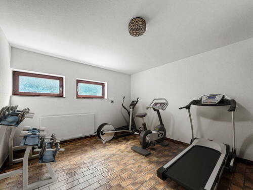 Gym/Hobby (Home staged) - 