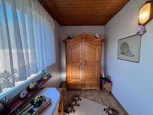 H 556 EG Diele Treppenhaus.jpeg - 6 Zimmer Doppelhaushälfte zum Kaufen in Lampertheim