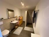 Blick ins Badezimmer - 