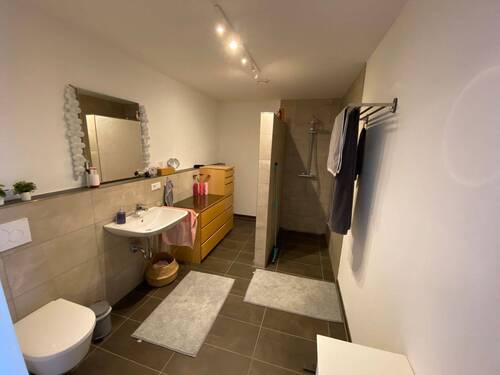 Blick ins Badezimmer - 