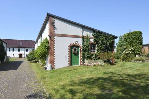 Bild 3 - 7 Zimmer Bauernhaus, Landhaus in Karstädt