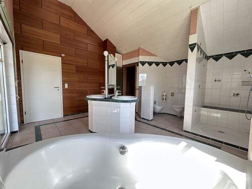 Badezimmer DG - 