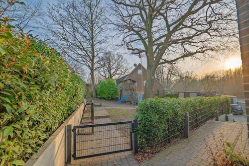 Grundstückseingang - 5 Zimmer Doppelhaushälfte in Wedel