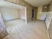 Küche mit Blick in das Wohnzimmer - 