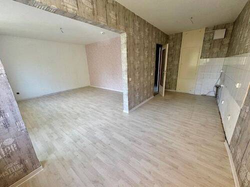 Küche mit Blick in das Wohnzimmer - 