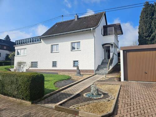 Einfamiliehaus mit separater DG Wohnung - Einfamilienhaus mit 133,00 m&sup2; in Freisen zum Kaufen