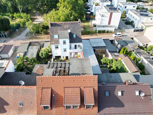 Hausansicht mit Blick auf Park - 