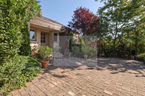 gepflegter Vorgarten - 