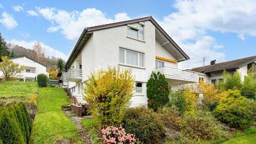 Außenansicht 3 - Großzügiges EFH mit Einliegerwohnung & Ausbaureserven - schöner Ausblick und sonniger Garten