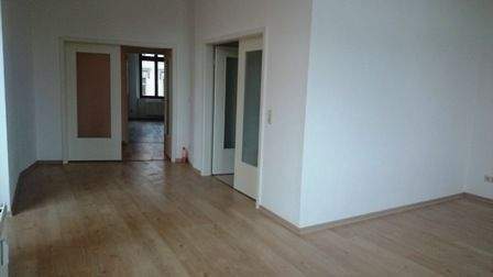 Leere Wohnung mit Holzboden - Etagenwohnung mit 80,00 m&sup2; in Görlitz zur Miete