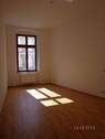 Helles Zimmer mit Fenster - 
