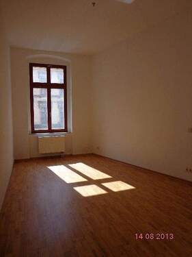 Helles Zimmer mit Fenster - 