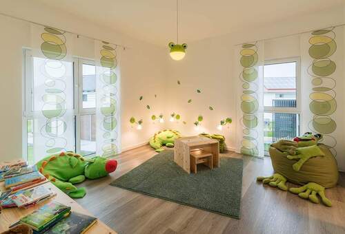 Ein Kinderzimmer mit besonderem Charme - 7 Zimmer Mehrfamilienhaus, Wohnhaus in Rostock
