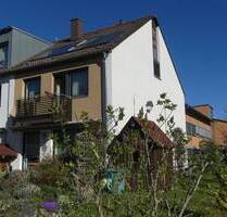 Wohnen in Bestlage! Schönes Reiheneckhaus mit Garage und großem Garten! - Heilsbronn