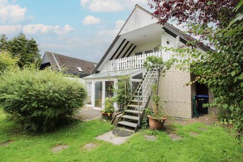 Hauseingang OG - Renovierungsbedürftiges Ferienhaus in Strandnähe (Nordsee)