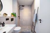 helles Badezimmer - 