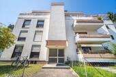 Hausansicht - 4 Zimmer Etagenwohnung zur Miete in München