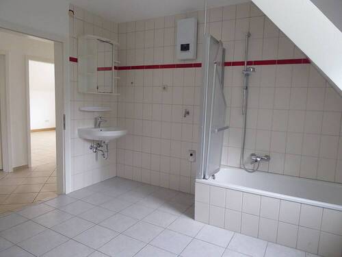 Bad mit Waschmaschinenanschluss - Etagenwohnung mit 62,00 m² in Reichshof / Heidberg zur Miete