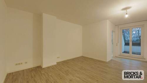 Wohnzimmer - 2 Zimmer Etagenwohnung zum Kaufen in Königsbrunn