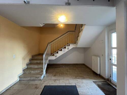 Treppenhaus - 1 Zimmer Etagenwohnung in Erlangen