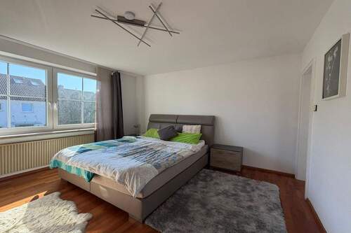 1. OG Schlafzimmer - 